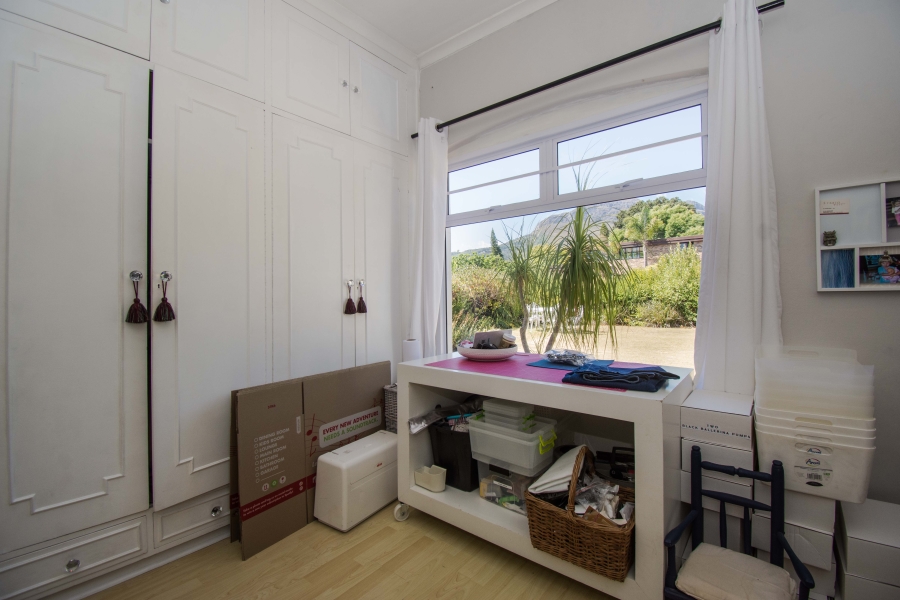 4 Bedroom Property for Sale in Parel Vallei Western Cape